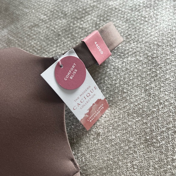 Lightly lined Balconette Bra by The Modern Cacique Collection - Picture 5 of 12